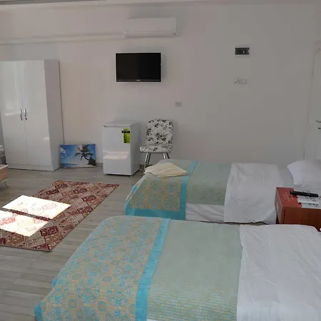 Julia Gordos Apartmanhotel *