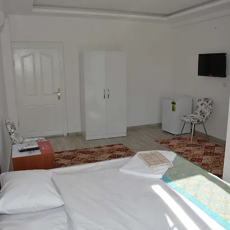 Julia Gordos Aparthotel