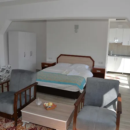 Julia Gordos Aparthotel